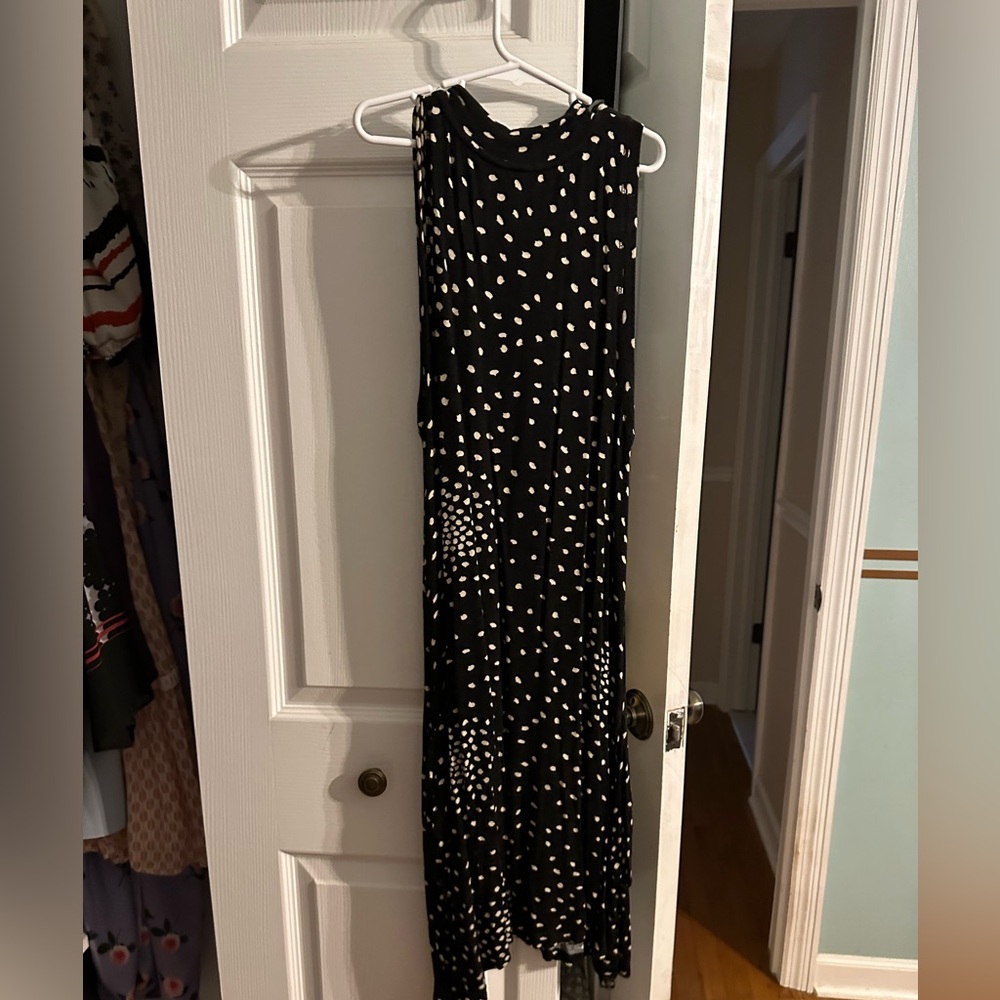 Black/white polka dot sleeveless dress